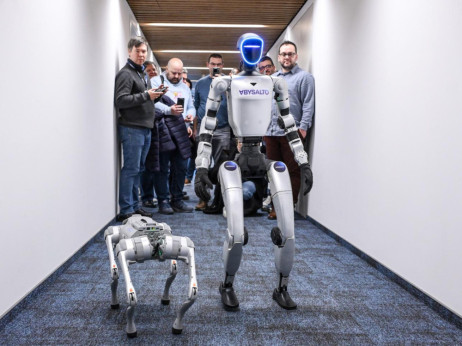 Robotski čovjek i pas - upoznajte Demerzel i Ben-Bena s kojima tvrtka Abysalto ima velike planove