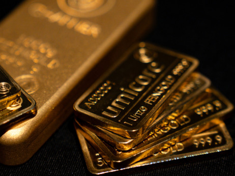 Pregled tržišta: Wall Street jača, zlato i dalje klizi, dolar raste