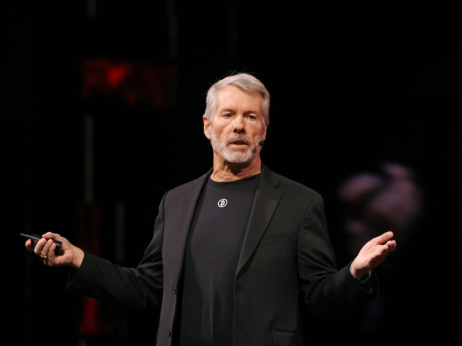 Strategy u problemima: Pad bitcoina ugrožava Saylorov model