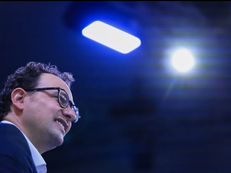 Tko je na drugoj strani trgovine AI softverom??