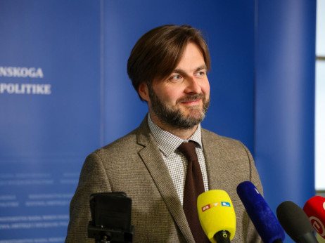 Viši prinosi potaknuli potražnju za trezorcima, građani upisali 897 milijuna eura