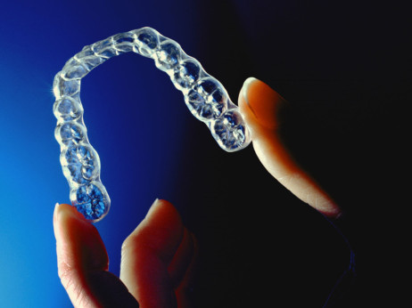 Što se događa s proizvođačem zubnih aparatića Invisalign?