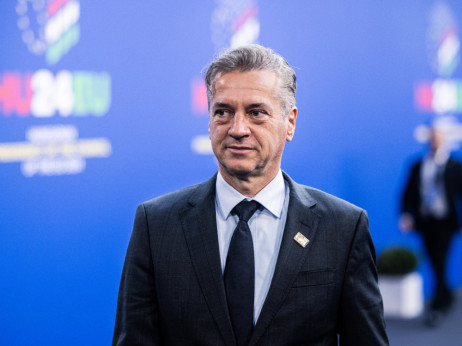 Stižu izbori u Sloveniji, Danskoj, indeksi potrošača i poslodavaca, ali i bilanca vina