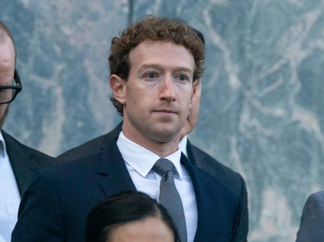 Meta podiže izglede za kapitalne izdatke, dionica u padu