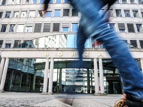 Dogajanje na borzi: Močan upad Luke Koper, mejnik delnice Vzajemne