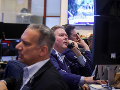 Tržište pleše na rubu – Wall Street ignorira rat i kladi se na tehnološke gigante