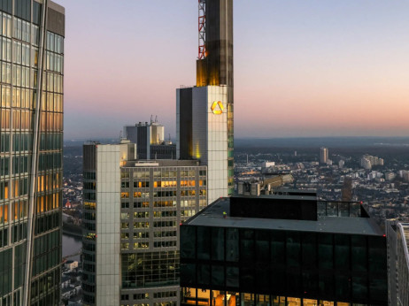 Rukavice su skinute u najvećem preuzimanju u europskom bankarstvu