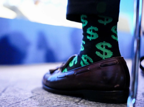 Nevolje koje nagrizaju hegemoniju dolara