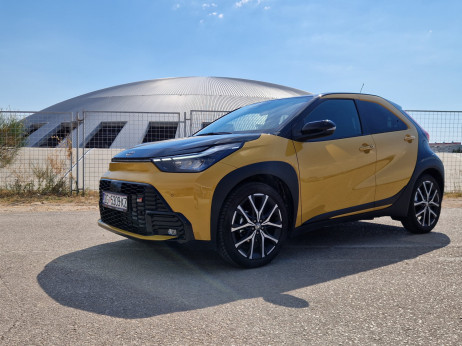 Test Toyota Aygo X hibrid - Gradski štedljivac koji se ne srami ni autoceste