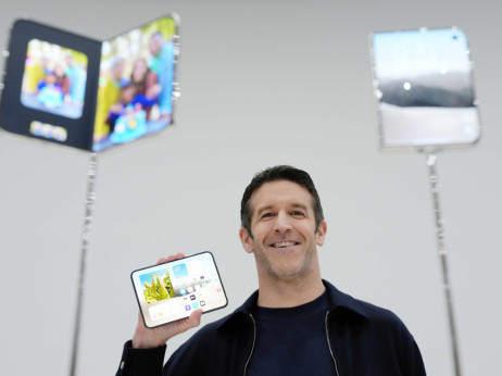 Stigao je prvi sklopivi iPhone: Apple za Duo traži čak 1.999 dolara