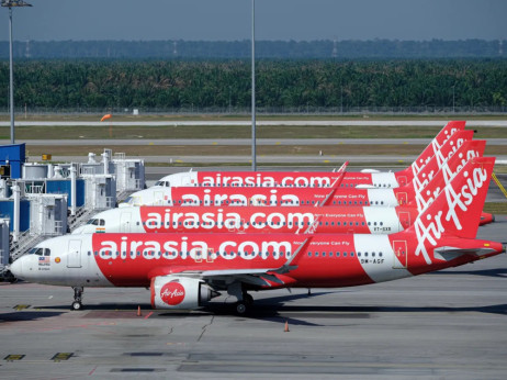 AirAsia potonula na najnižu razinu u četiri godine nakon izvješća o preuzimanju linija